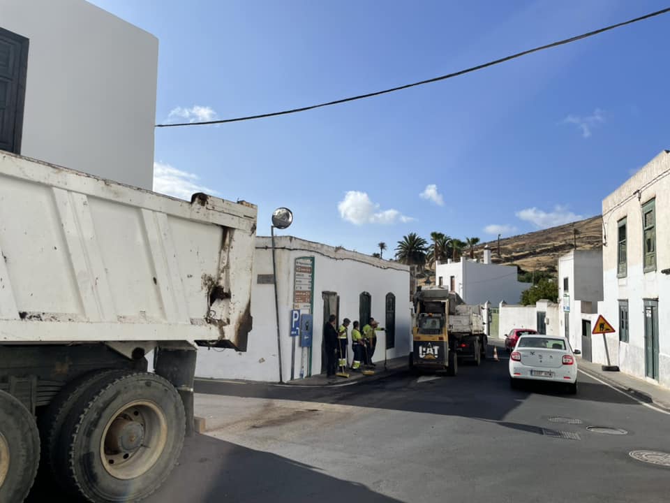 En Marcha Las Obras De Reasfaltado De La Calle San Juan Y Sus Aleda Os