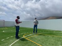 El Ayuntamiento reforma la cancha de fútbol de Órzola