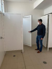 El Ayuntamiento lleva a cabo obras para la mejora de las instalaciones deportivas del pabellón de Haría