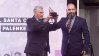 Manuel ‘Palenke’ recibe un galardón como entrenador con más años en activo de la Federación Española de Boxeo